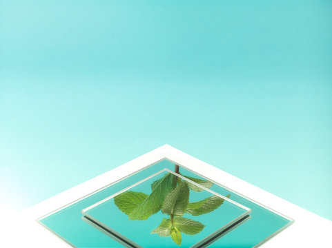 reflets de menthe sur miroirs