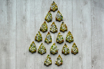 Biscotti di pasta frolla natalizi