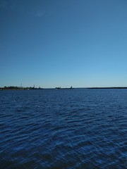 Obraz premium Dark blue sea and dark blue sky