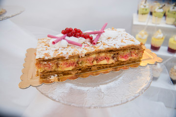 Buffet di dolci e frutta matrimoniale