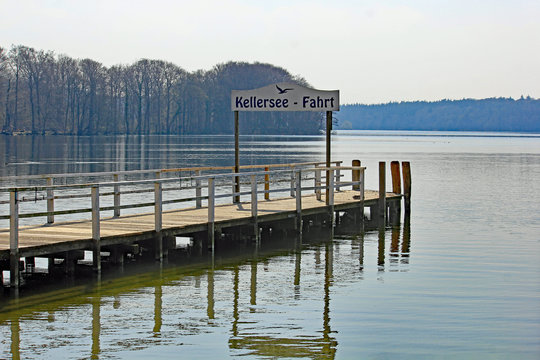 Schiffsanleger am Kellersee (Schleswig-Holstein)