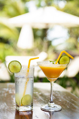 Mojito and Daiquiri cocktail on table