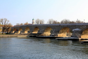 Die Steinerne Brücke als Wahrzeichen in Regensburg