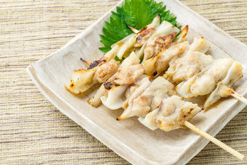 焼き鳥　なんこつ2本