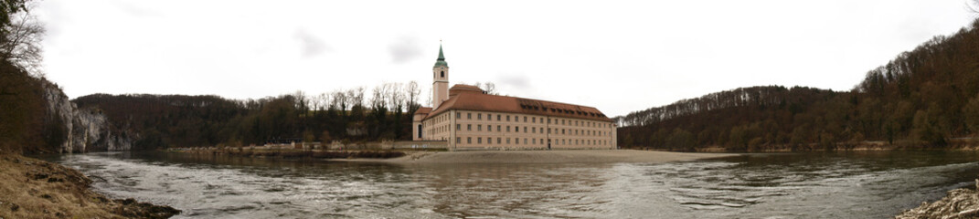 Fototapeta na wymiar Benedictine monastery of Weltenburg