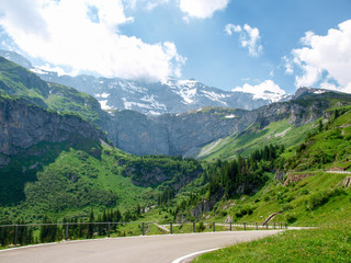 Klausen pass road