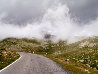 Gavia, alpine pass road