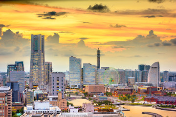 Fototapeta premium Yokohama, Japan harbor and downtown skyline