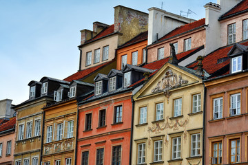 Fototapeta premium Traditional and colorful building architecture in the Old Town Market Square (Rynek Starego Miasta), Warsaw, Poland.