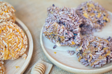 Puffed rice with sugar made of steamed sticky rice Thai snack.
