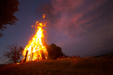 traditionelles Johannis Feuer