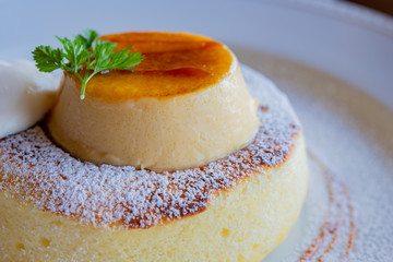 クリームブリュレとスフレパンケーキ