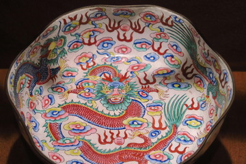 Ceramique décorée de dragons