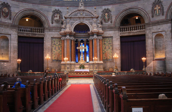 Die Frederikskirche, Frederiks Kirken