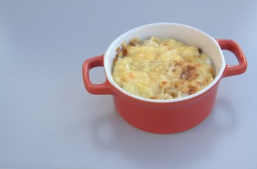 gratin de choux fleur isolé