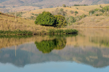 Vista de parte de lago em alto da Serra de Descoberto, em área do município de Guarani, estado de...