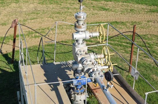 The equipment and technologies on oil fields. Oil well