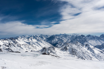 Obraz premium mountains in snow, blue sky, Sunny weather, white snow lying on the mountains