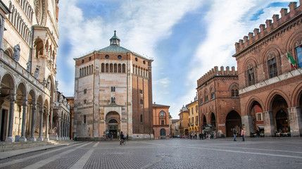 Fototapeta na wymiar Plaza of the Cathedral, Cremona