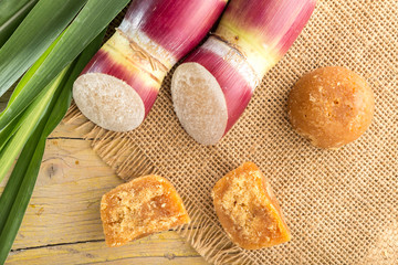 Fototapeta na wymiar sugar cane and panela, colombia traditional sweet
