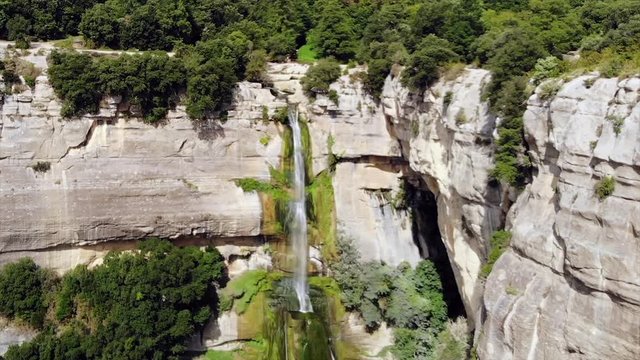 The Sallent waterfall is the largest waterfall in Catalonia, with a free fall of approximately 115 m