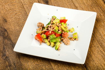 Tuna and avocado salad