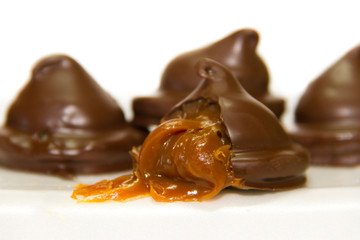 cone filled with dulce de leche bathed in chocolate