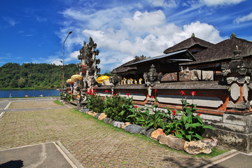 Fototapeta na wymiar Pura Ulun Danu Bratan, Bali, Indonesia