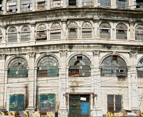 Fototapeta na wymiar Facade of an old spanish building in Binondo, Manila