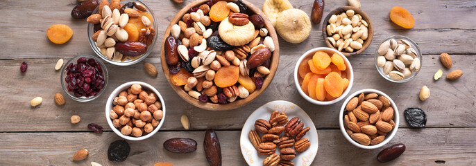 Mixed nuts and dried fruits - obrazy, fototapety, plakaty