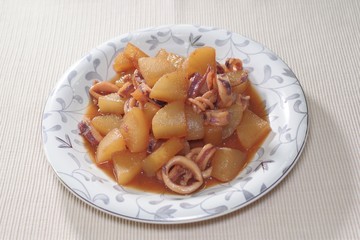 ヤリイカと大根の煮物