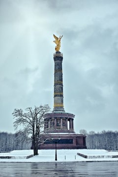 Siegess&auml;ule Berlin bei Schnee