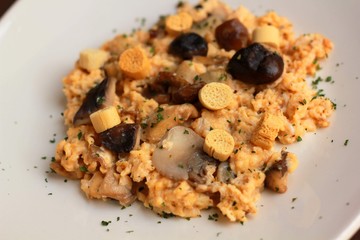 Revuelto de huevo con setas