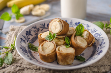 Cinnamon banana pancakes