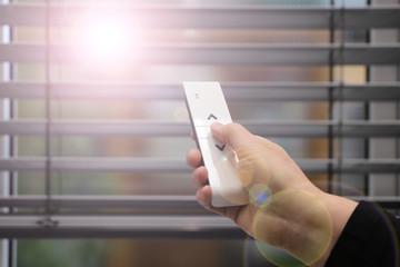 Venetian blind with remote control