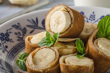 Cinnamon banana pancakes
