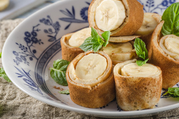 Cinnamon banana pancakes