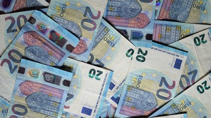viele 20 Euro Geldscheine, zwanzig Euro Banknote