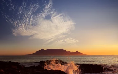 Tableaux ronds sur aluminium Montagne de la Table Table Mountain with clouds, Cape Town, South Africa
