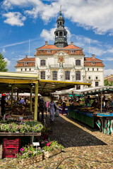 Marktplatz vor dem Rathaus in Lüneburg, Deutschland