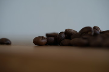 Kaffeetasse und Kaffeebohnen