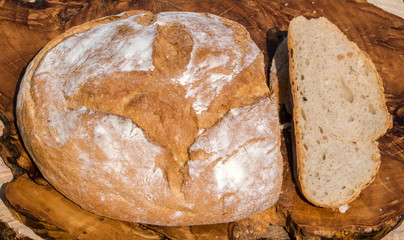 Leib Brot geschnitten