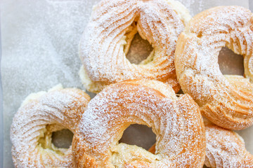 Custard rings with cottage cheese.