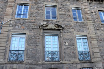 HOTEL DE LA COLOMBIERE DU XVIII EME SIECLE - VILLE DE SAINT SYMPHORIEN D'OZON - RHONE