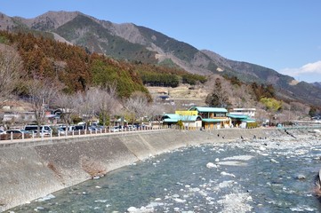 道志川流れる道の駅どうし