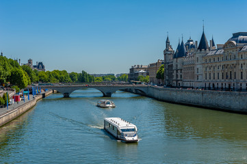 Rio Sena Paris