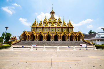 Golden castle in Tha Sung temple