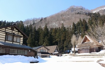 世界文化遺産の集落五箇山の合掌造り