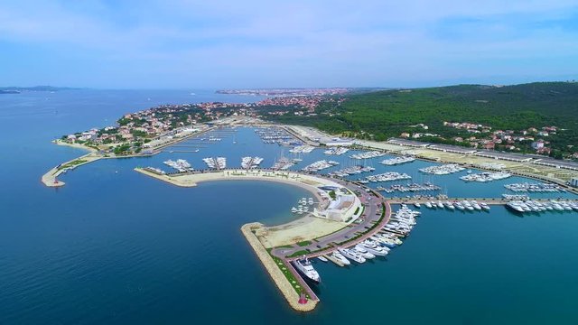 Sukosan is a small town located just 10km from Zadar in Croatia. Also known as a nautical centre thanks to Marina Dalmacija