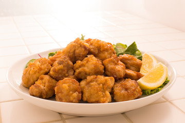 鶏のから揚げ　皿盛り